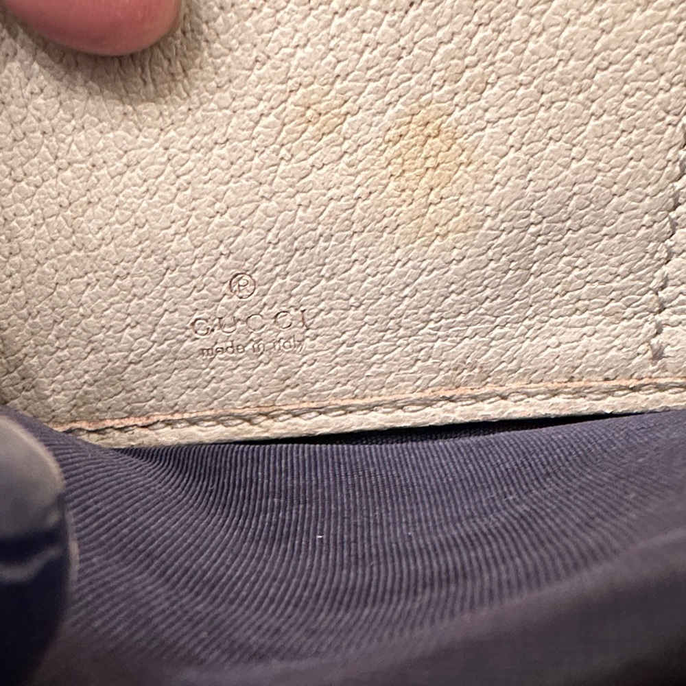 Gucci Beige Leather Wallet with Gold Logo - Picture 3 of 10